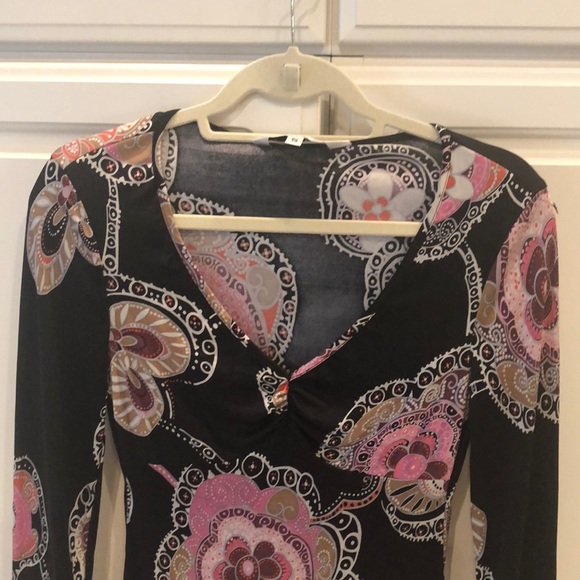 Trina Turk Black Multicolor V-Neck Boho Silk Top w/ Bell Sleeves - Picture 3 of 9